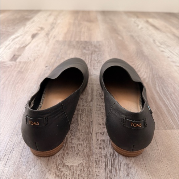 TOMS Women’s Black Slip-On Loafers - Picture 4 of 5